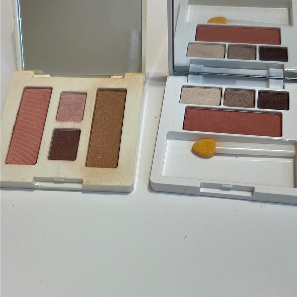 Clinique Eyeshadow Palette with Pink, Brown, and Cream Shades
